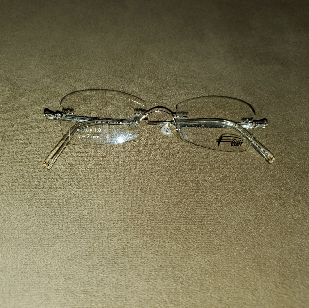 Flair rimless eye glasses